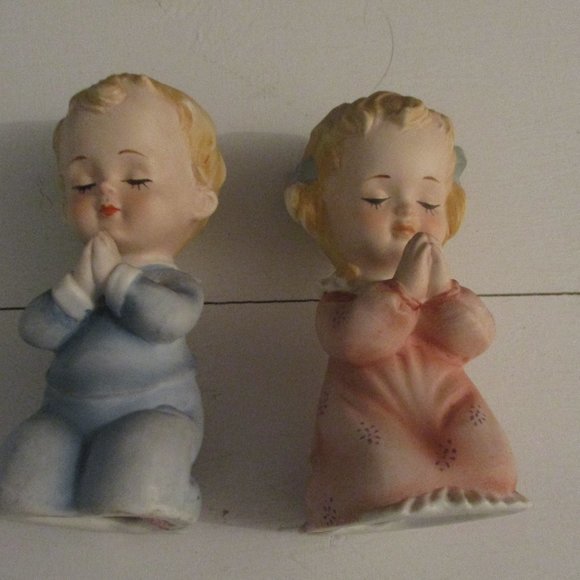 Lefton Other - VINTAGE LEFTON BOY AND GIRL IN PAJAMAS PRAYING